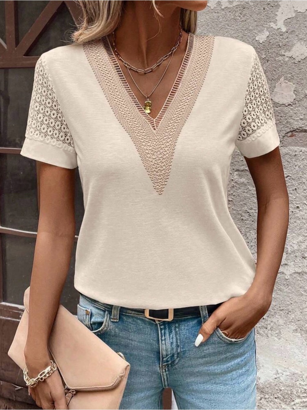 Emory Rose Women’s Hollow-Out Color Block V-Neck Short Sleeve T-shirt - Cream